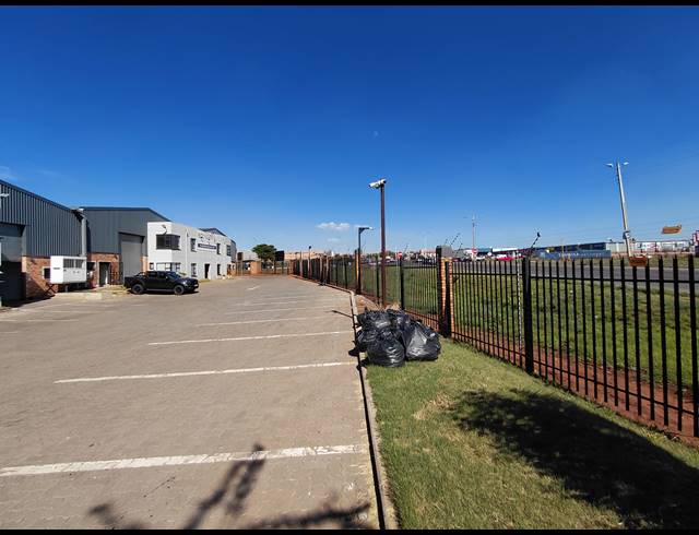 3,980M² INVESTMENT FOR SALE IN CLAYVILLE